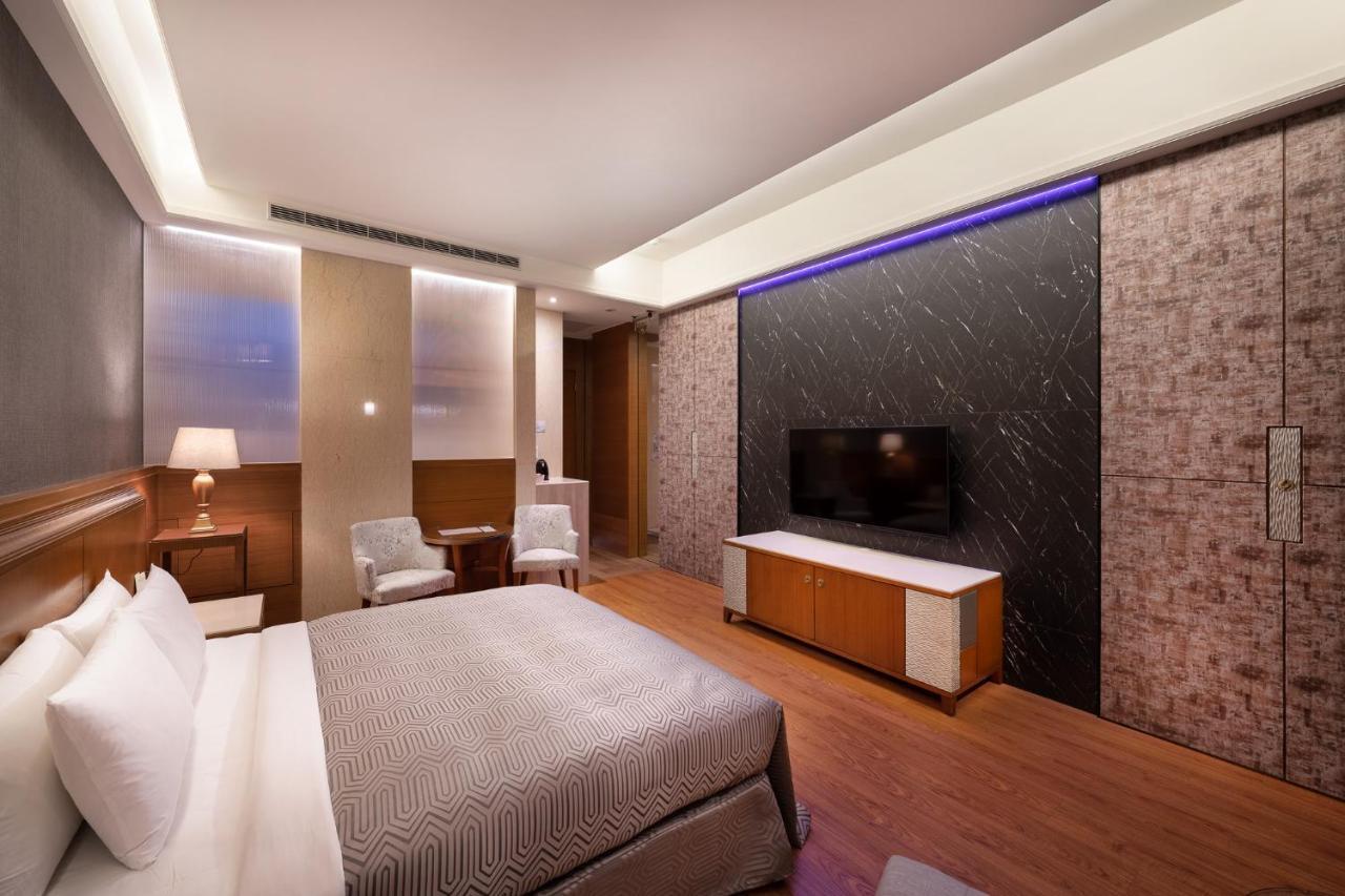 Purple Garden Motel Kaohsiung Esterno foto
