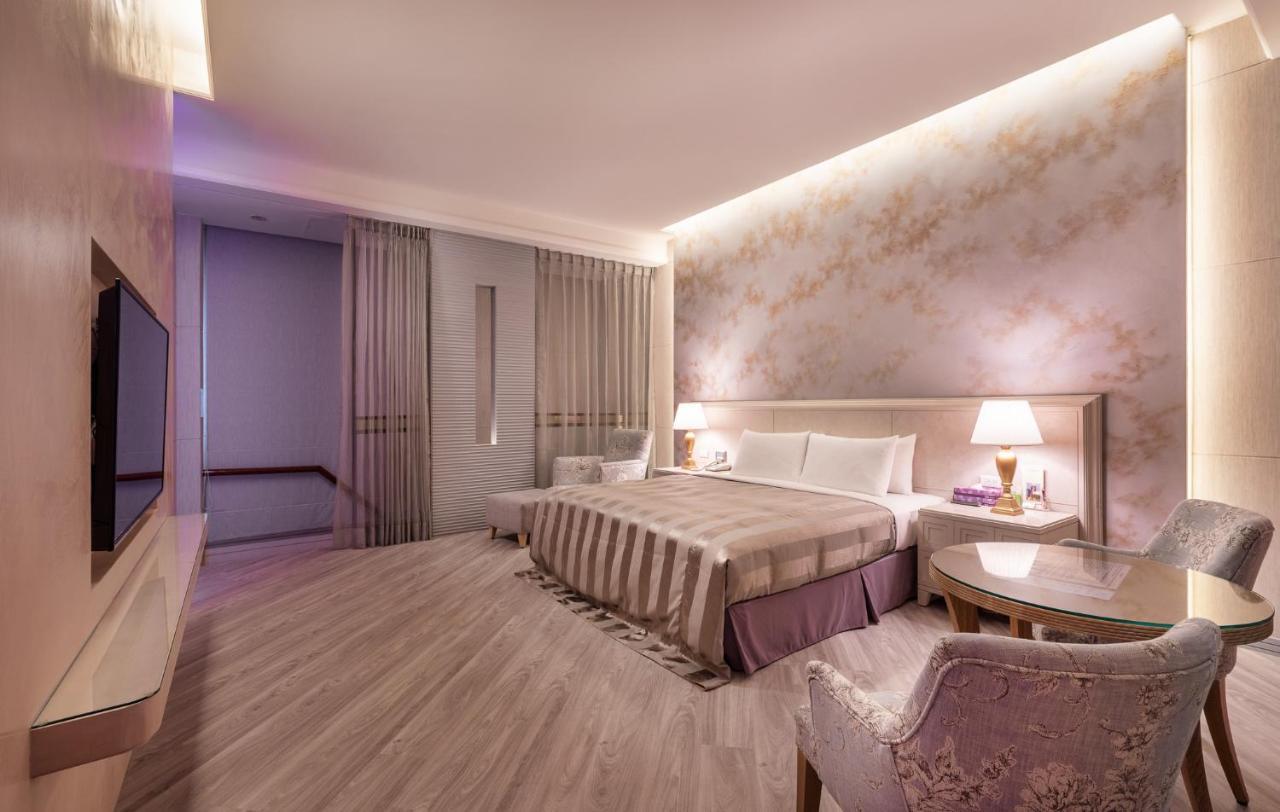 Purple Garden Motel Kaohsiung Esterno foto