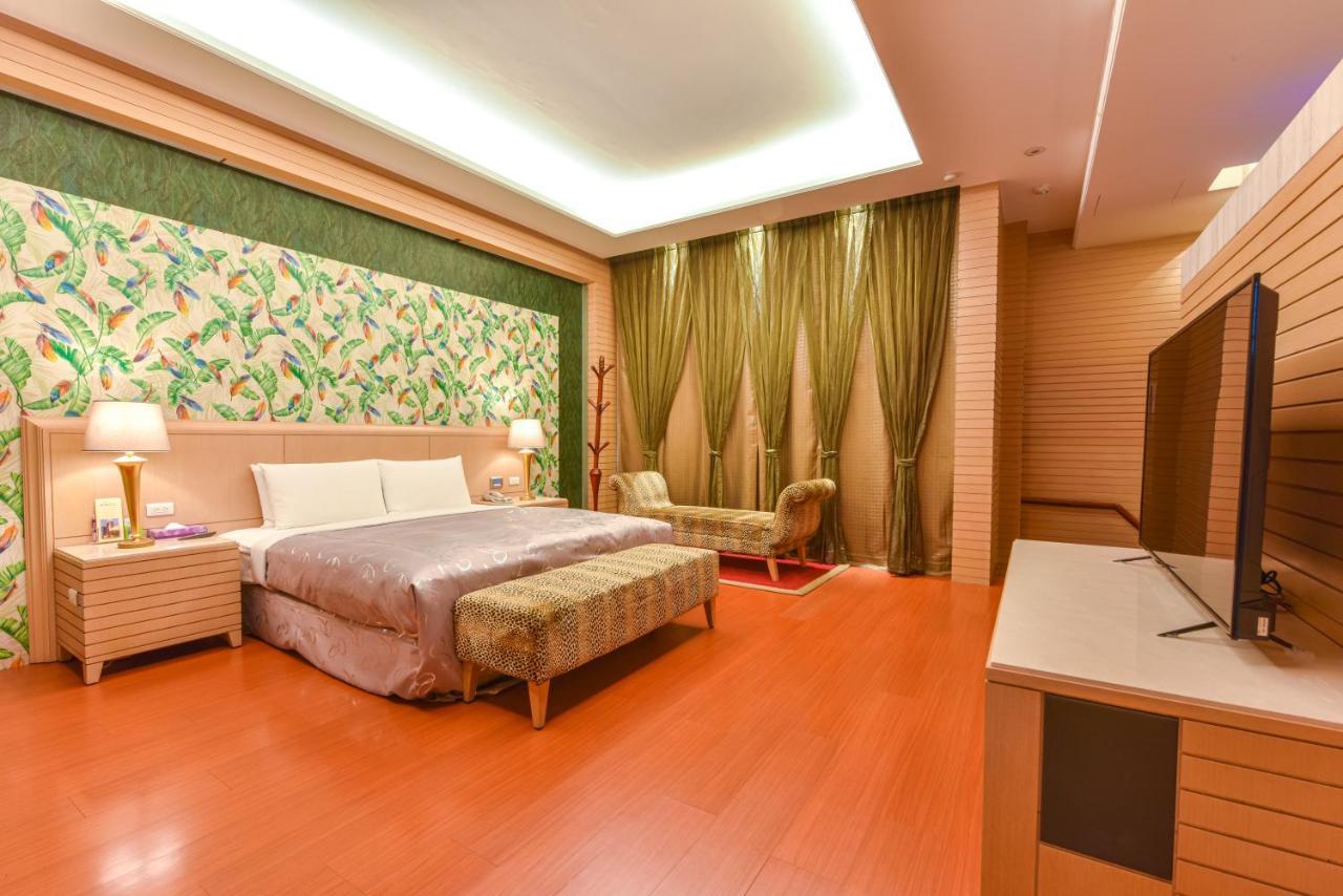 Purple Garden Motel Kaohsiung Esterno foto